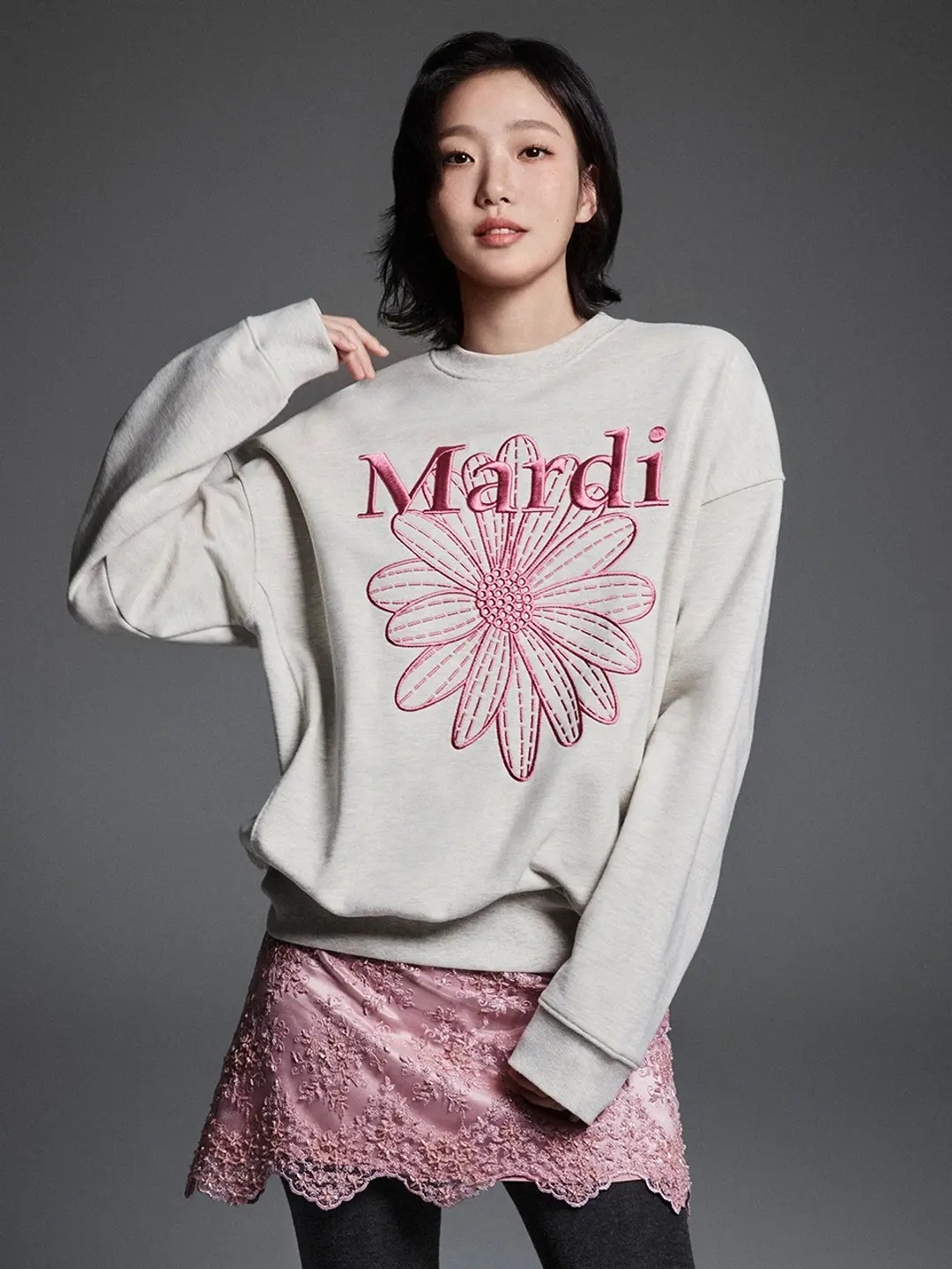 마르디 메크르디 SWEATSHIRT FLOWERMARDI NEEDLEWORK_OATMEAL PINK 상품 이미지 1