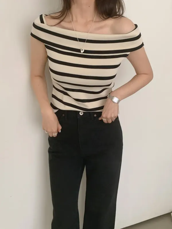 Off-Shoulder Knit Top (Stripe)