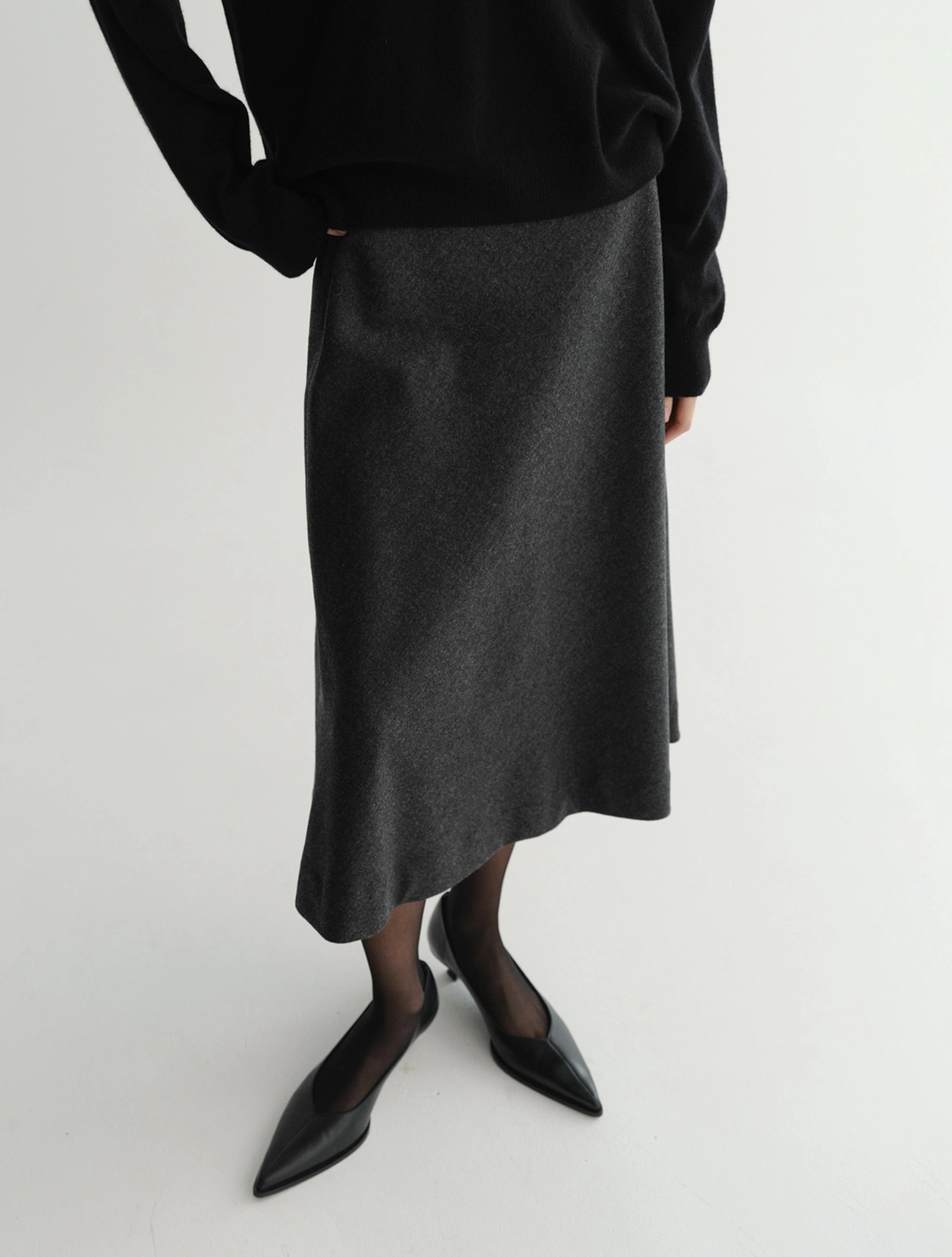 이아 Loe Wool Flare Skirt (Charcoal) 상품 이미지 1