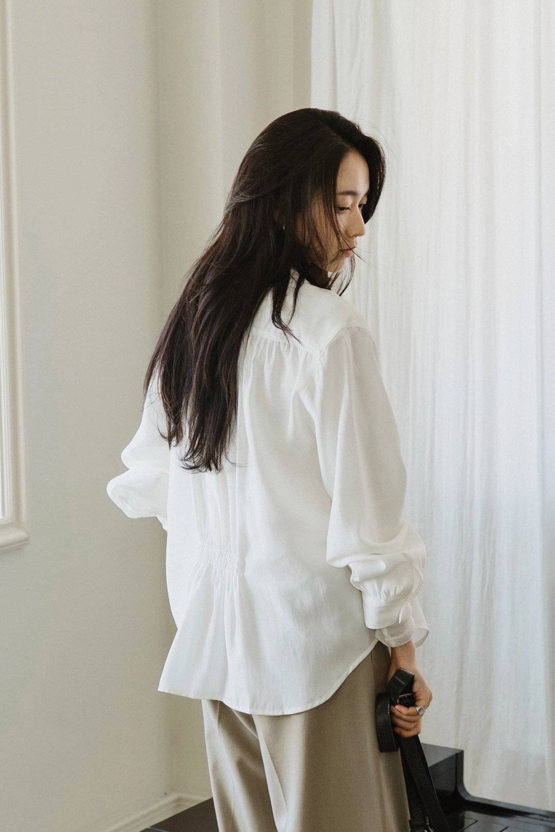 스앨더 29298_Smocked Waist Long Sleeve Blouse 상품 이미지 2