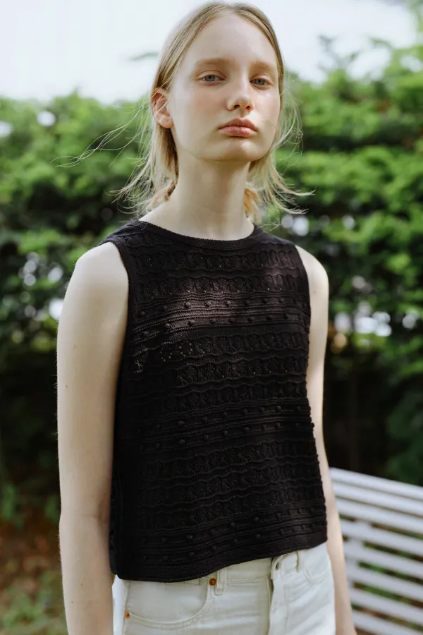 crochet sleeveless knit (black)