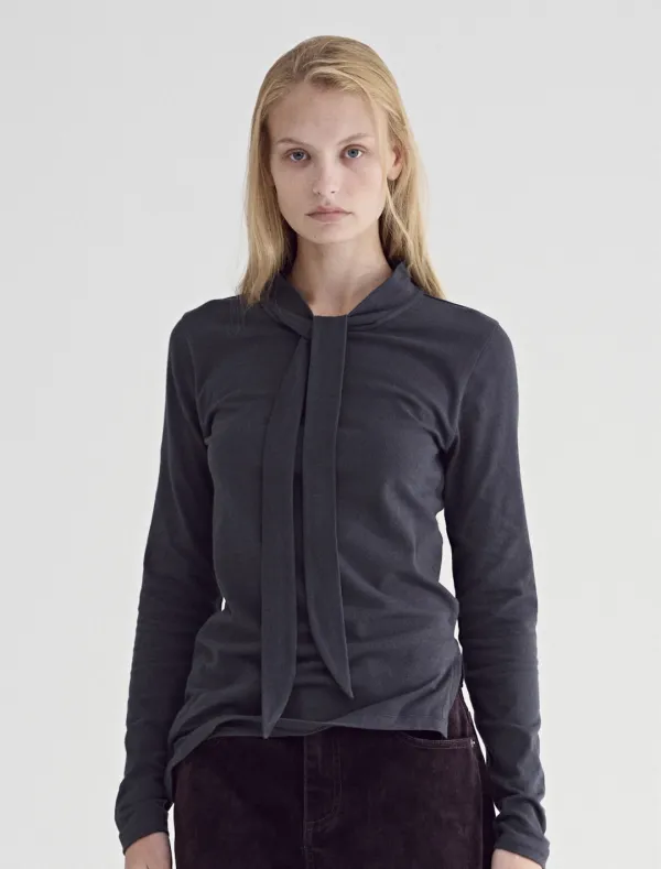 TIE-NECK SLIM FIT TOP [CHARCOAL]