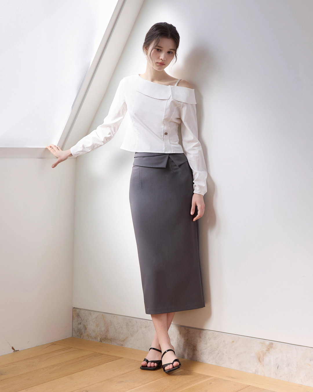 어다울 Classic belted H line long skirt - charcoal 상품 이미지 3