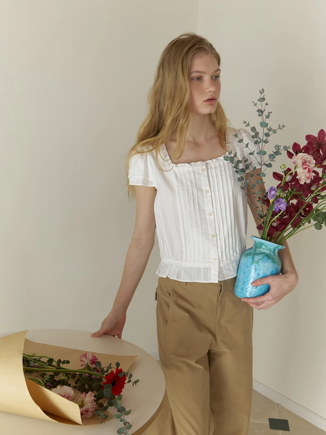 어몽 A RUFFLE SQUARE-NECK BLOUSE_WHITE 상품 이미지 2