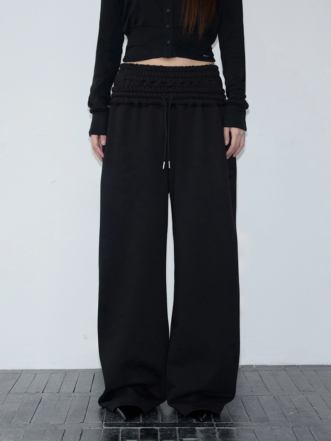 이네기 Double Waist Curved Sweat Pants (black) 상품 이미지 1