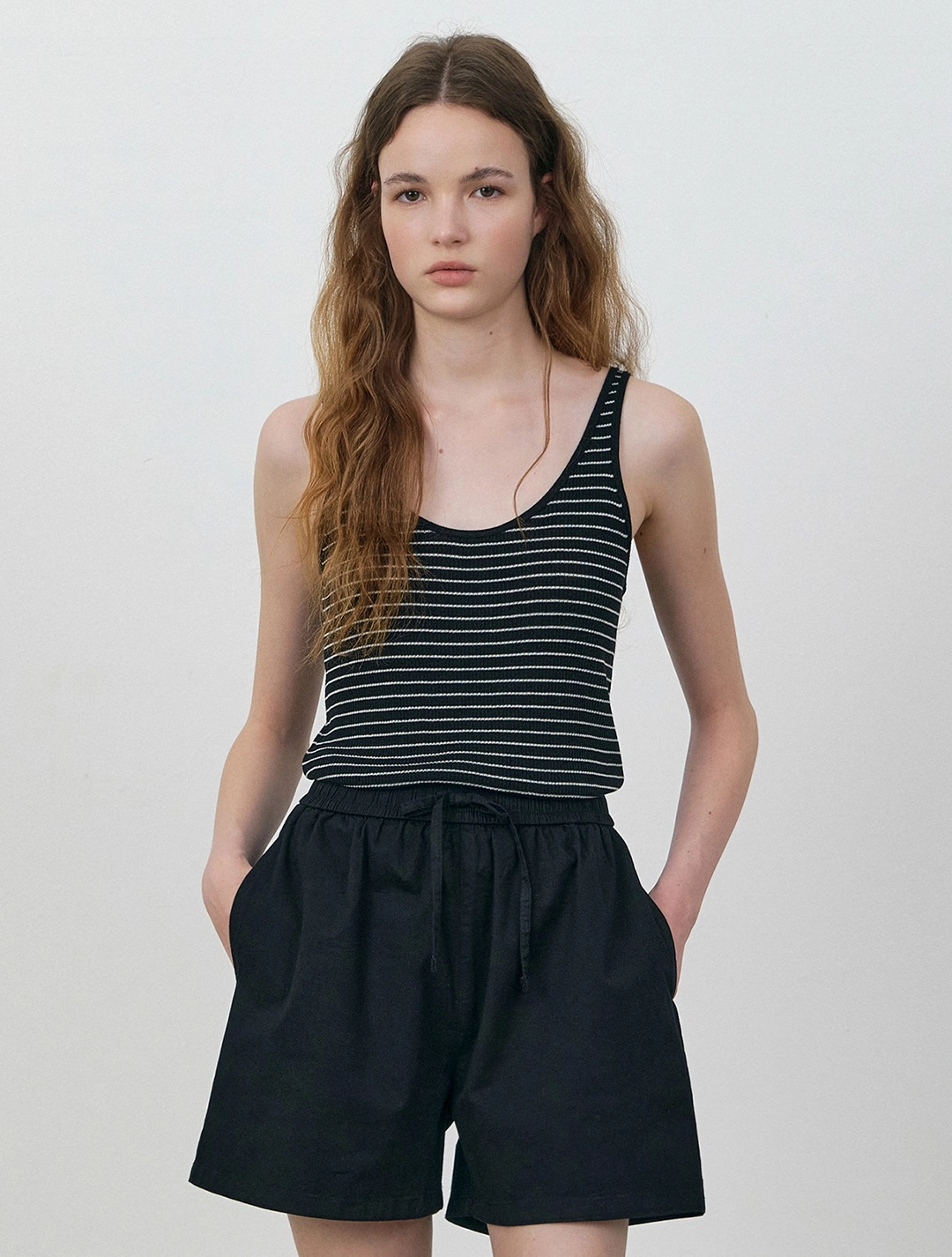 로에일 Linen tencel blend stripe knit sleeveless_Black 상품 이미지 1