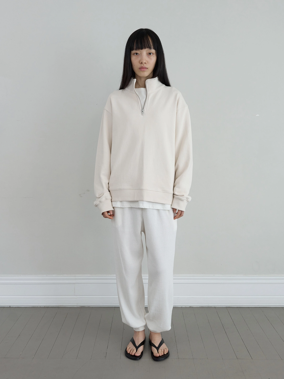 낫띵에브리띵 CLASSIC HALF ZIP SWEATSHIRT IN ECRU 상품 이미지 1