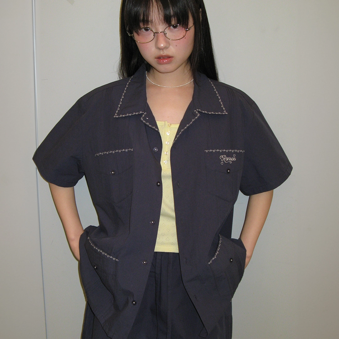 론론 LOVER STITCH POCKET HALF SHIRT NAVY 상품 이미지 2
