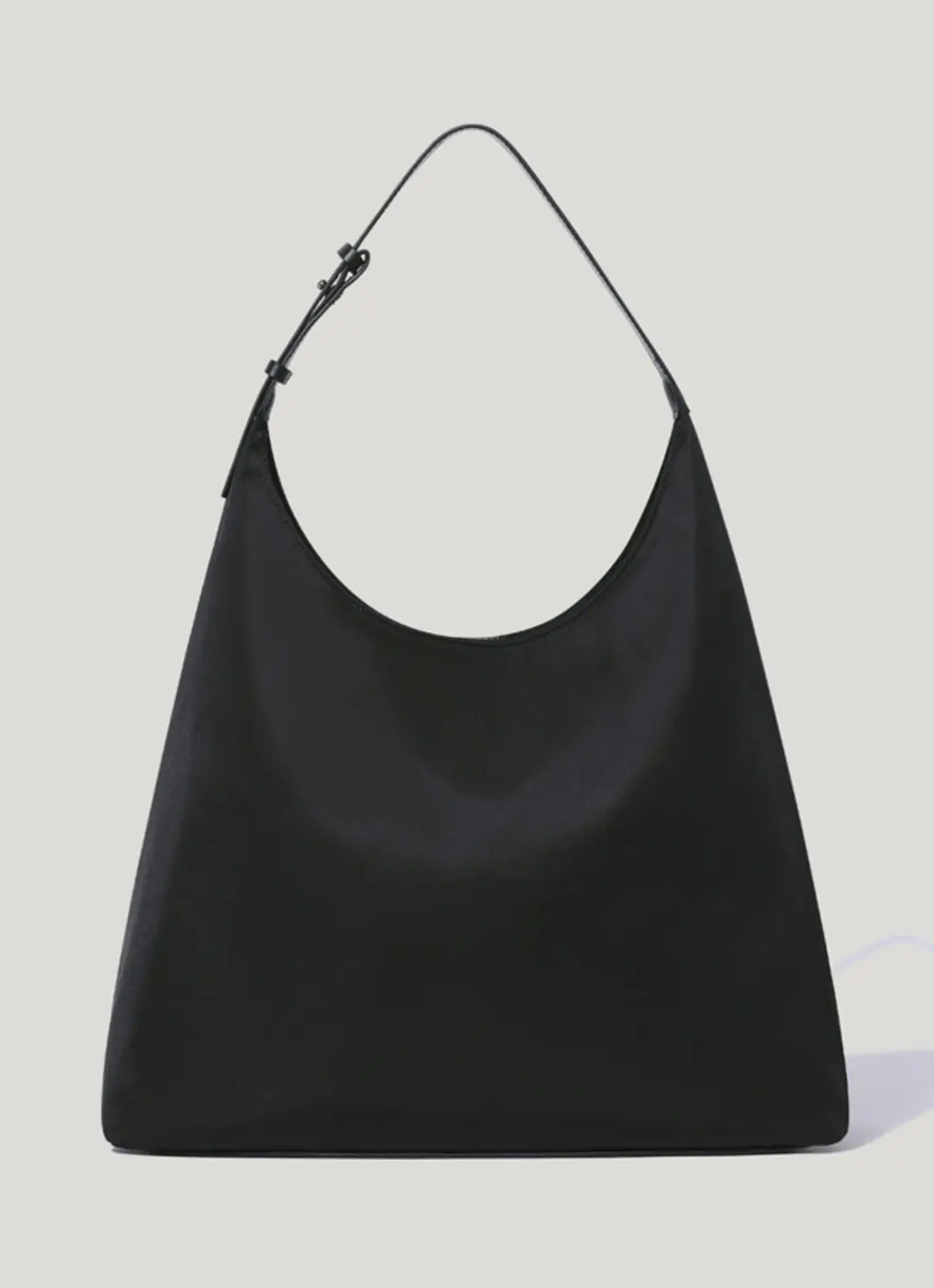 오브히 플럼 나일론 호보백 Flume Nylon Hobo Bag_Black 상품 이미지 3