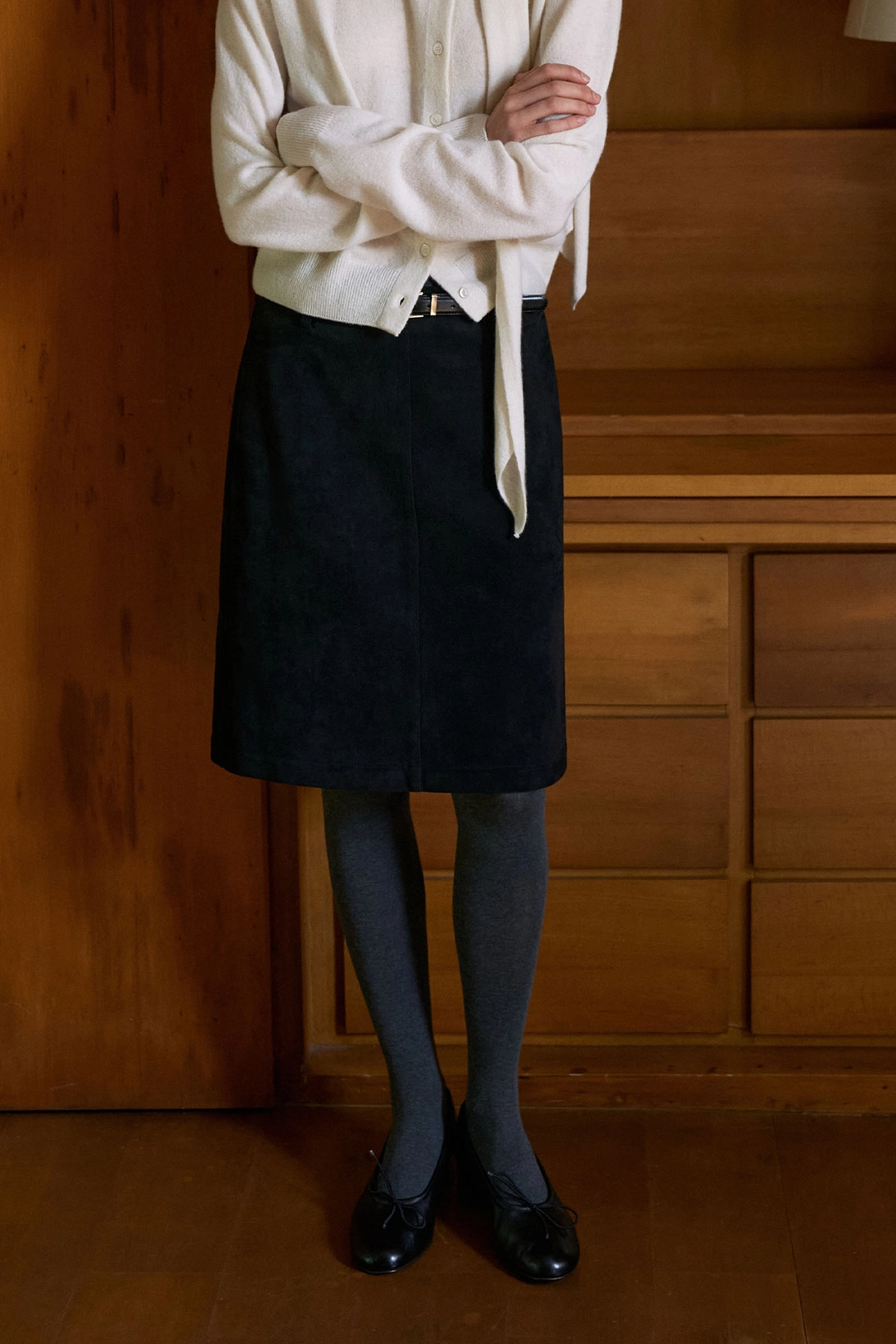 라메레이 Nonfade Suede Midi Skirt[LMBFAUSK419]-Black 상품 이미지 1
