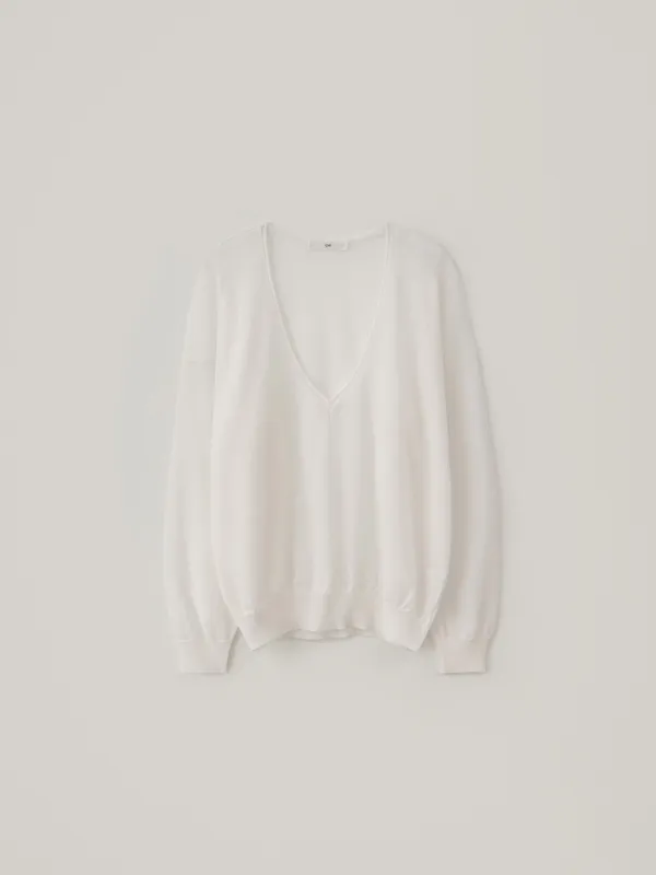 [6.18 예약 배송] Linen Deep V-Neck Knit - Ivory