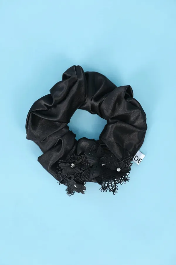 FLOWER BEADS SCRUNCHIE - BLACK