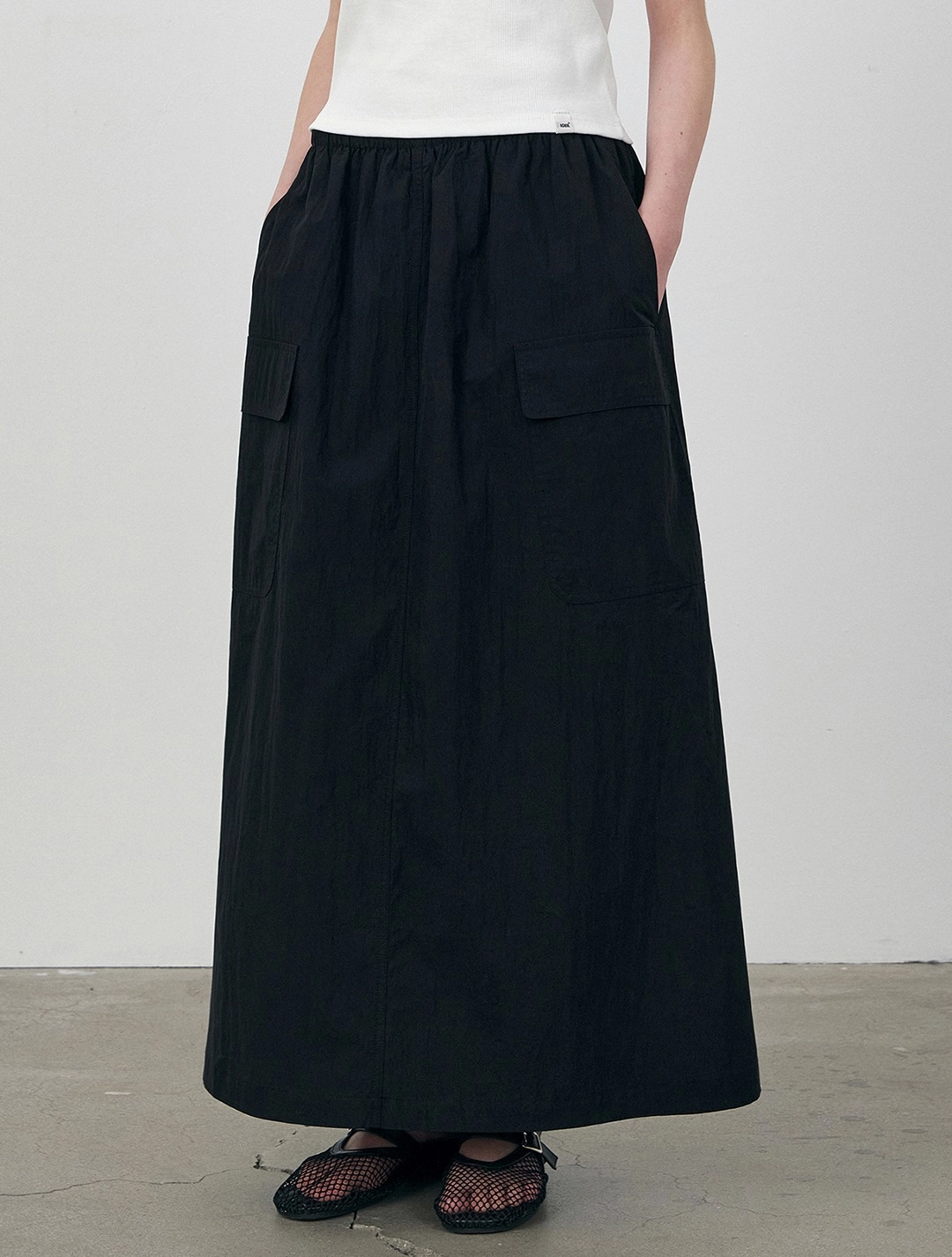 로에일 Flap pocket nylon cargo long skirt_Black 상품 이미지 1