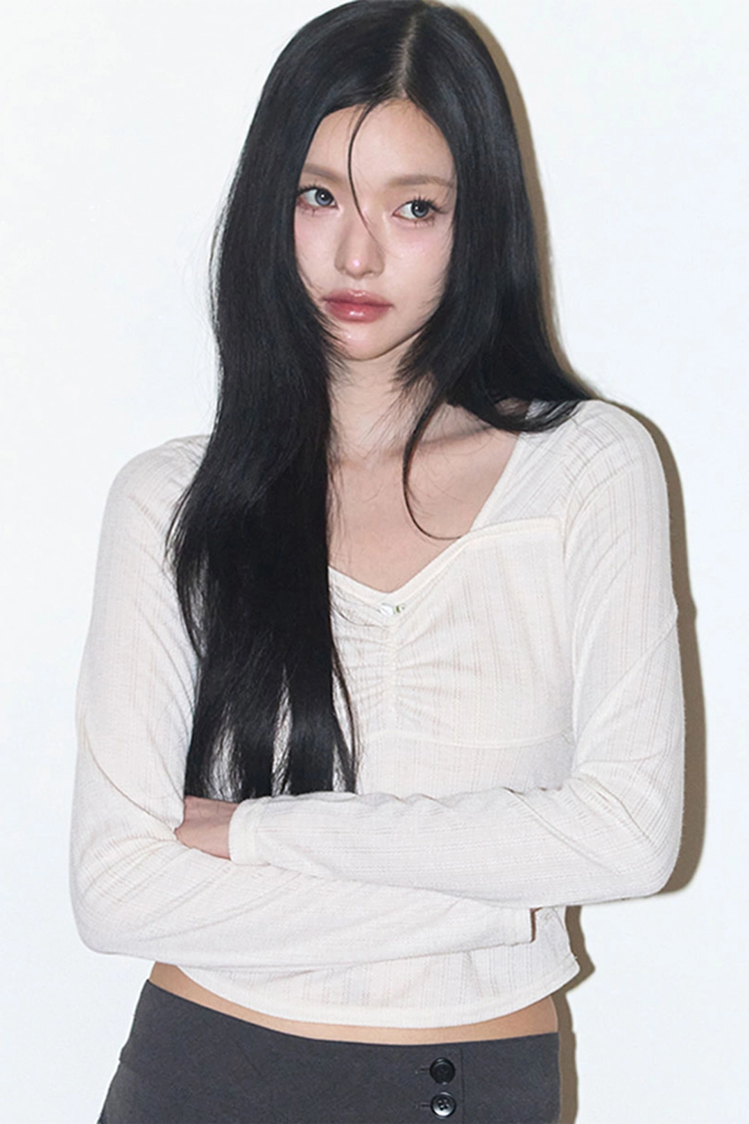 일리고 로즈 셔링 롱슬리브 크림 상품 이미지 3