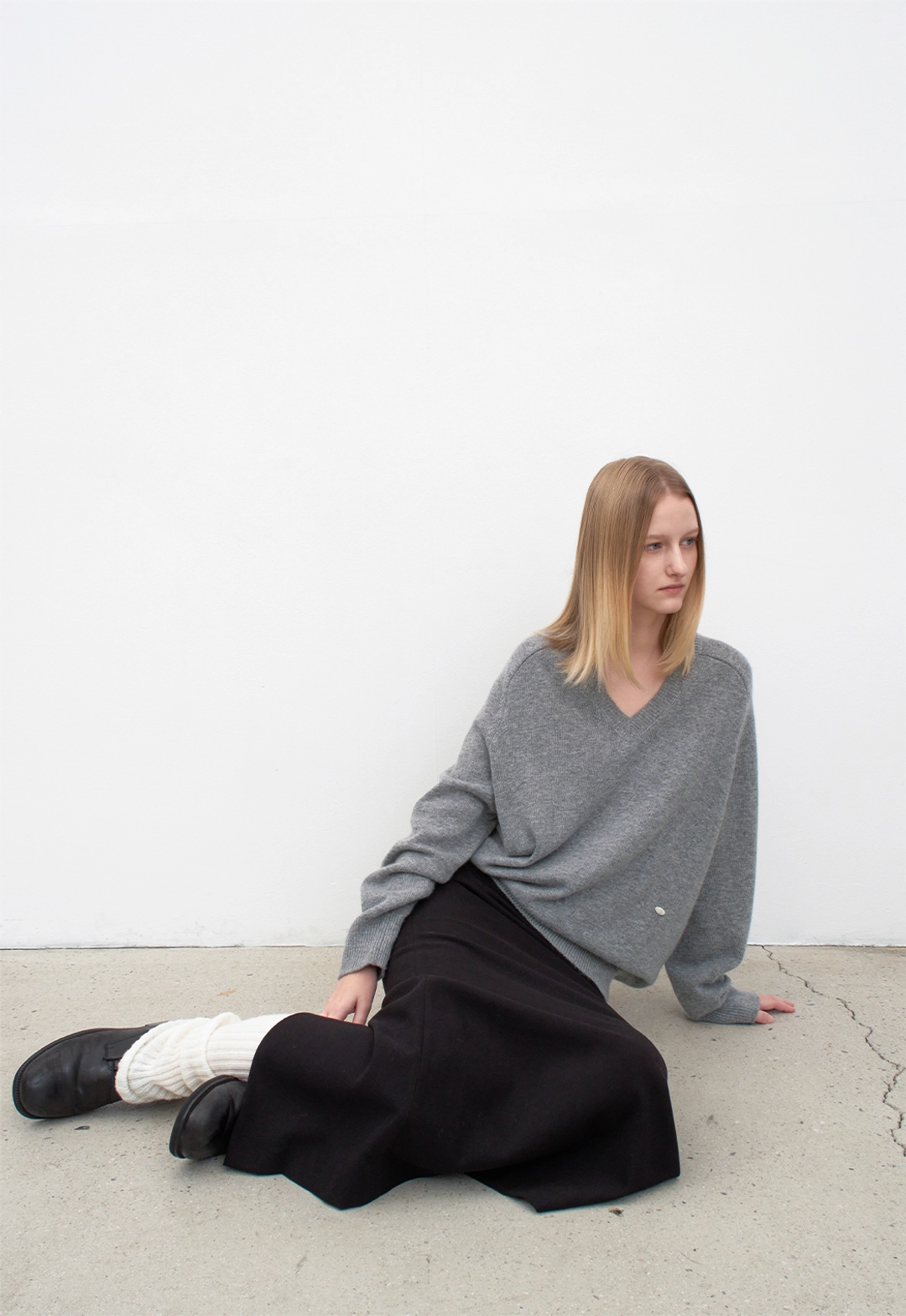 아뜰리에 나인 (T-7151)ESSENTIAL V-NECK OVERFIT KNIT 상품 이미지 3