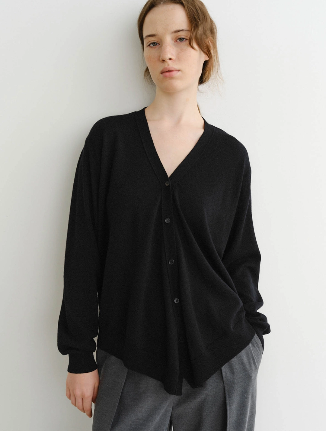 이아 Drape Wrap Cardigan (Black) 상품 이미지 3