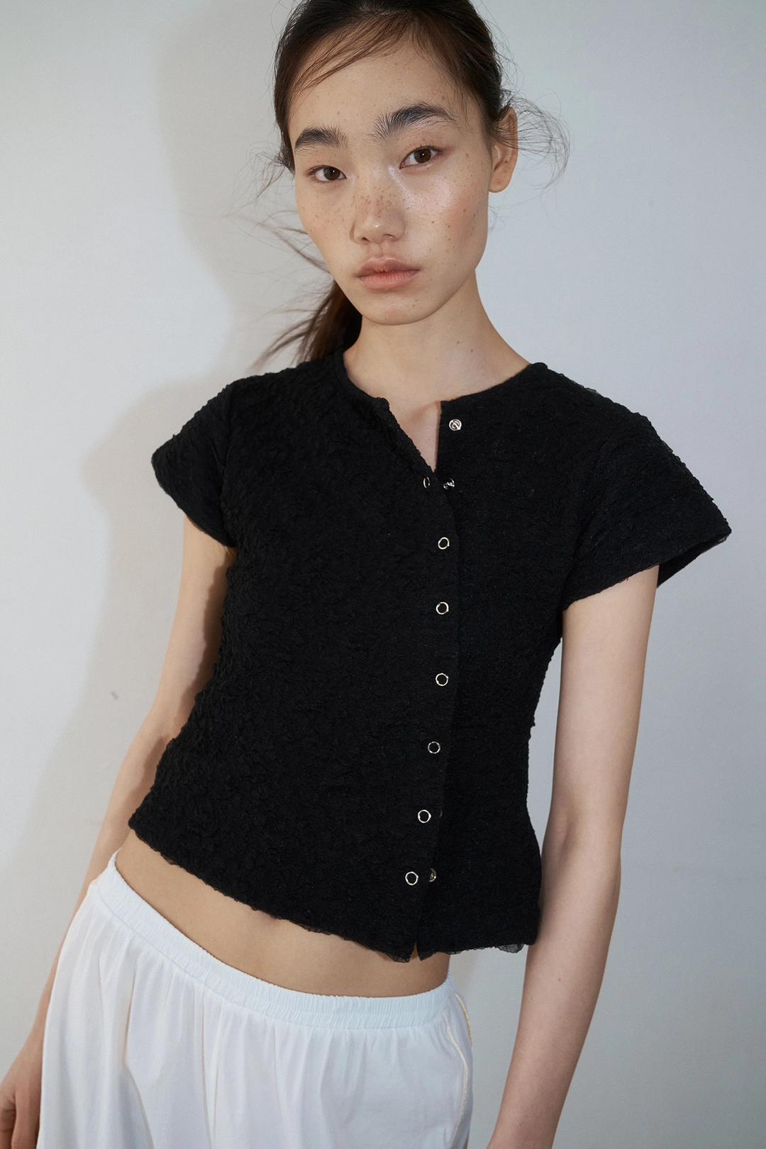 포지프레클즈 Snap Button Blouse_Black 상품 이미지 1