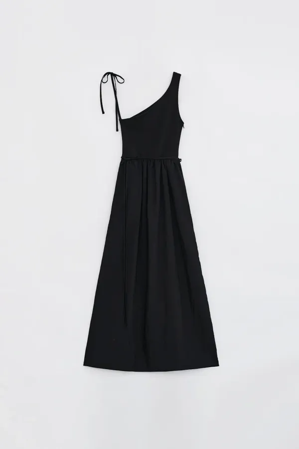 ONE OFF-SHOULDER LONG DRESS