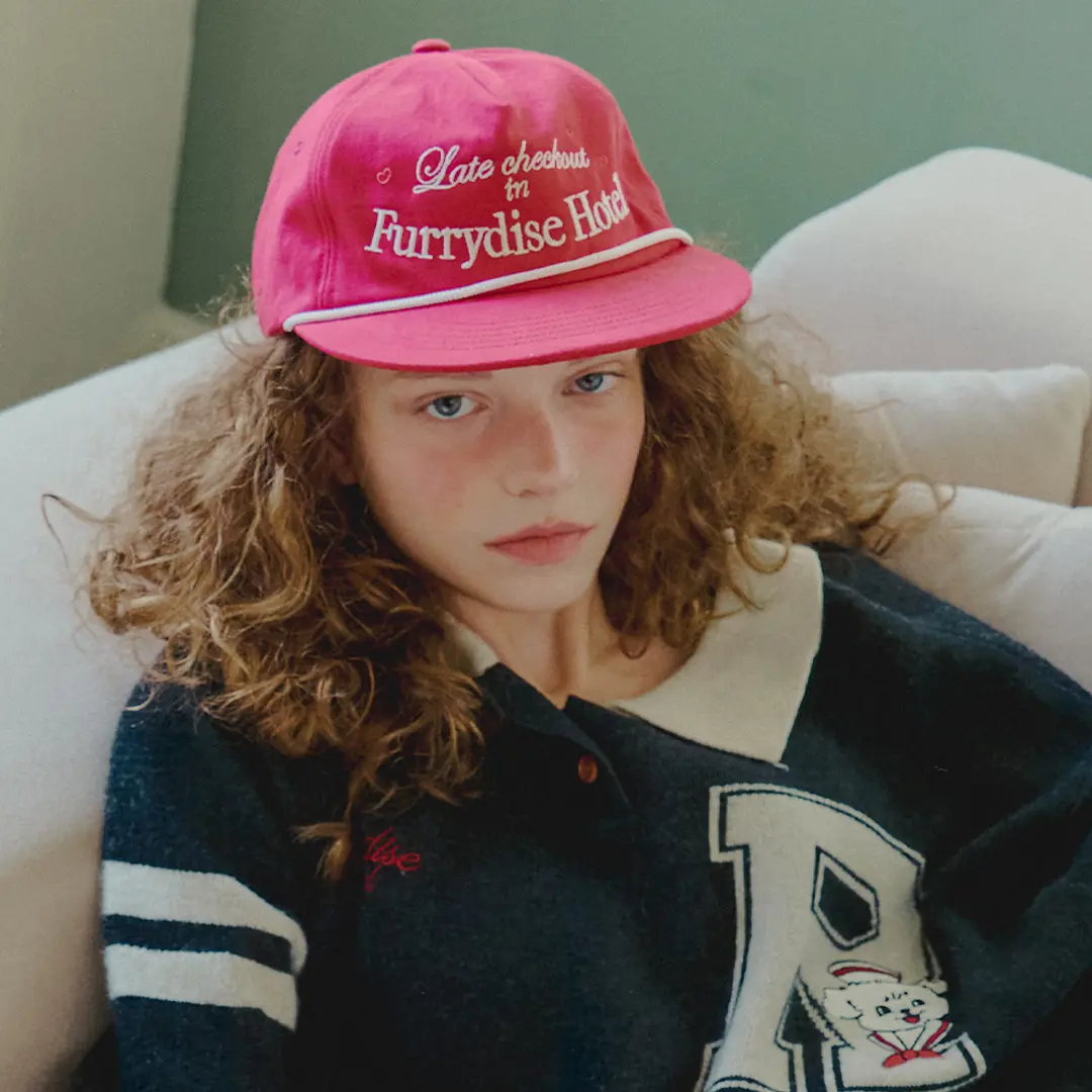 론론 LATE CHECK-OUT LETTERING BALL CAP RED 상품 이미지 2