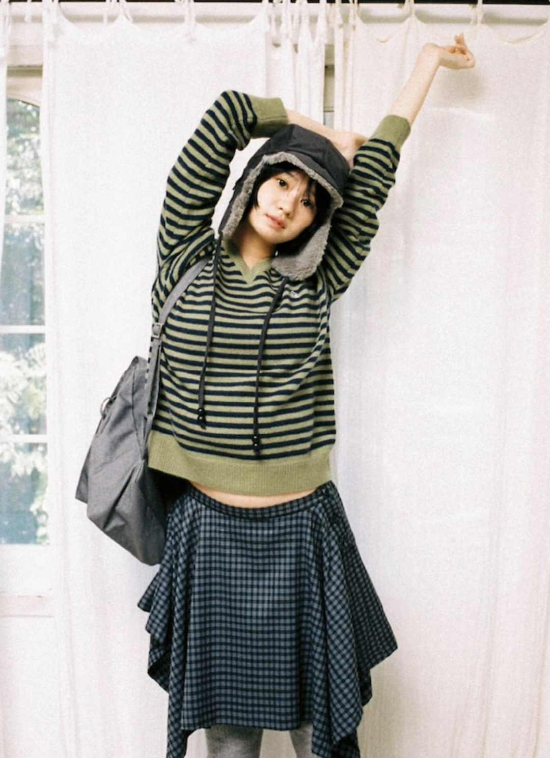 에이이에이이 ASYMMETRIC DRAPE CHECK SKIRT [BLACK] 상품 이미지 2
