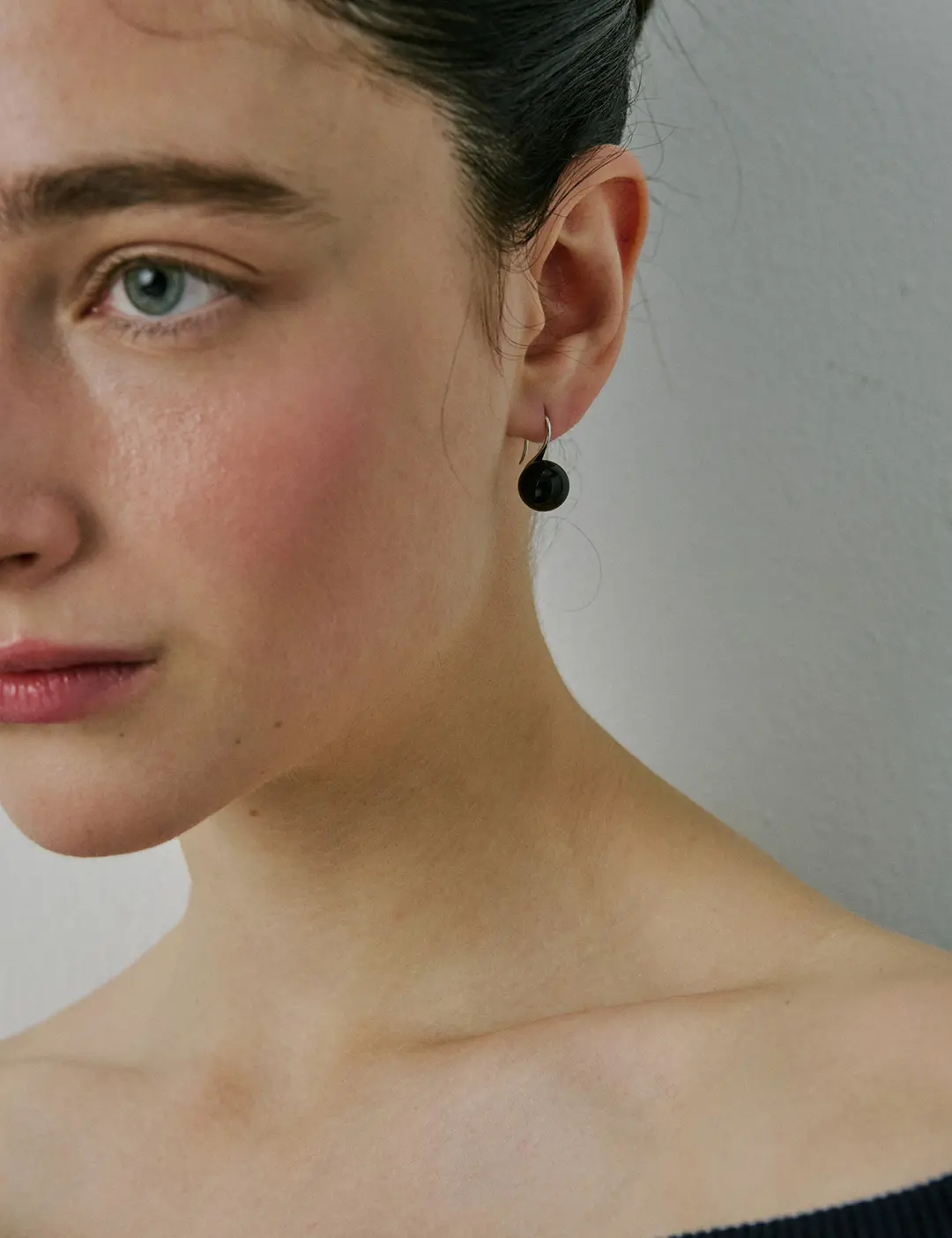 에뜨리브 Onyx Hook Earrings 상품 이미지 2