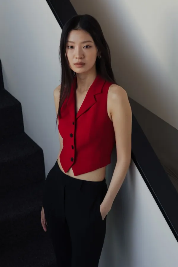 TAILORED VEST