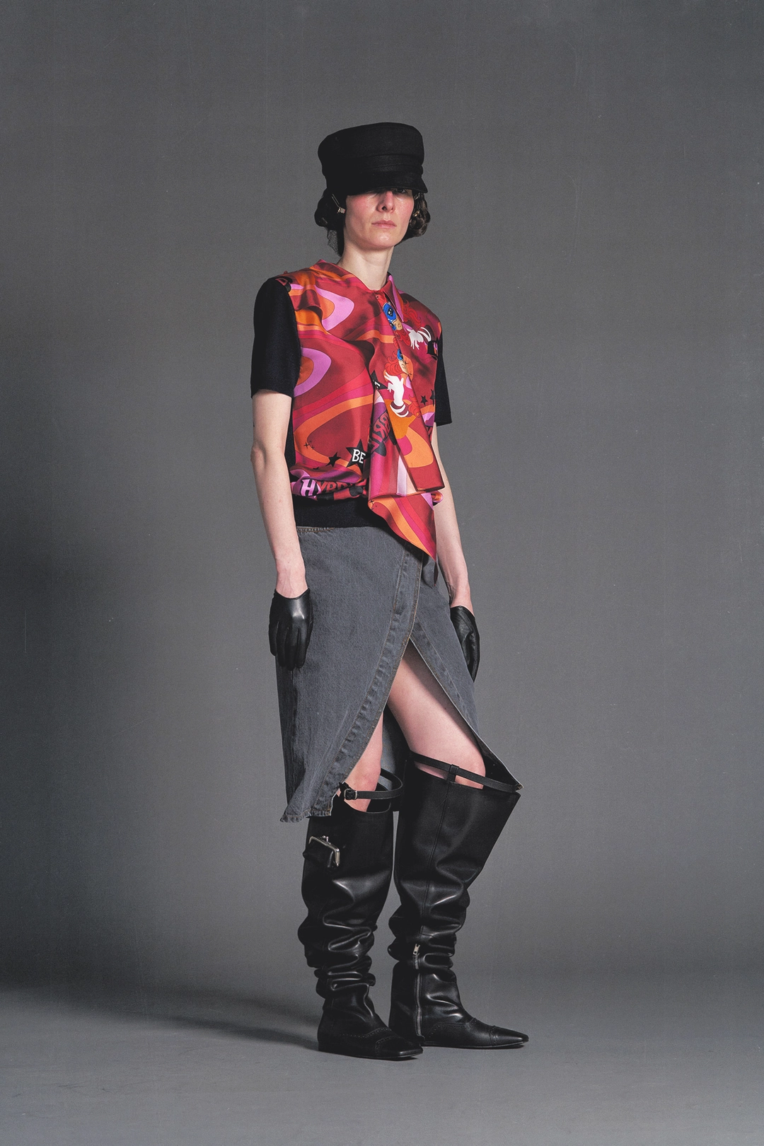 푸쉬버튼 PF26 DARK GRAY DIAGONAL SLIT DENIM SKIRT 상품 이미지 2