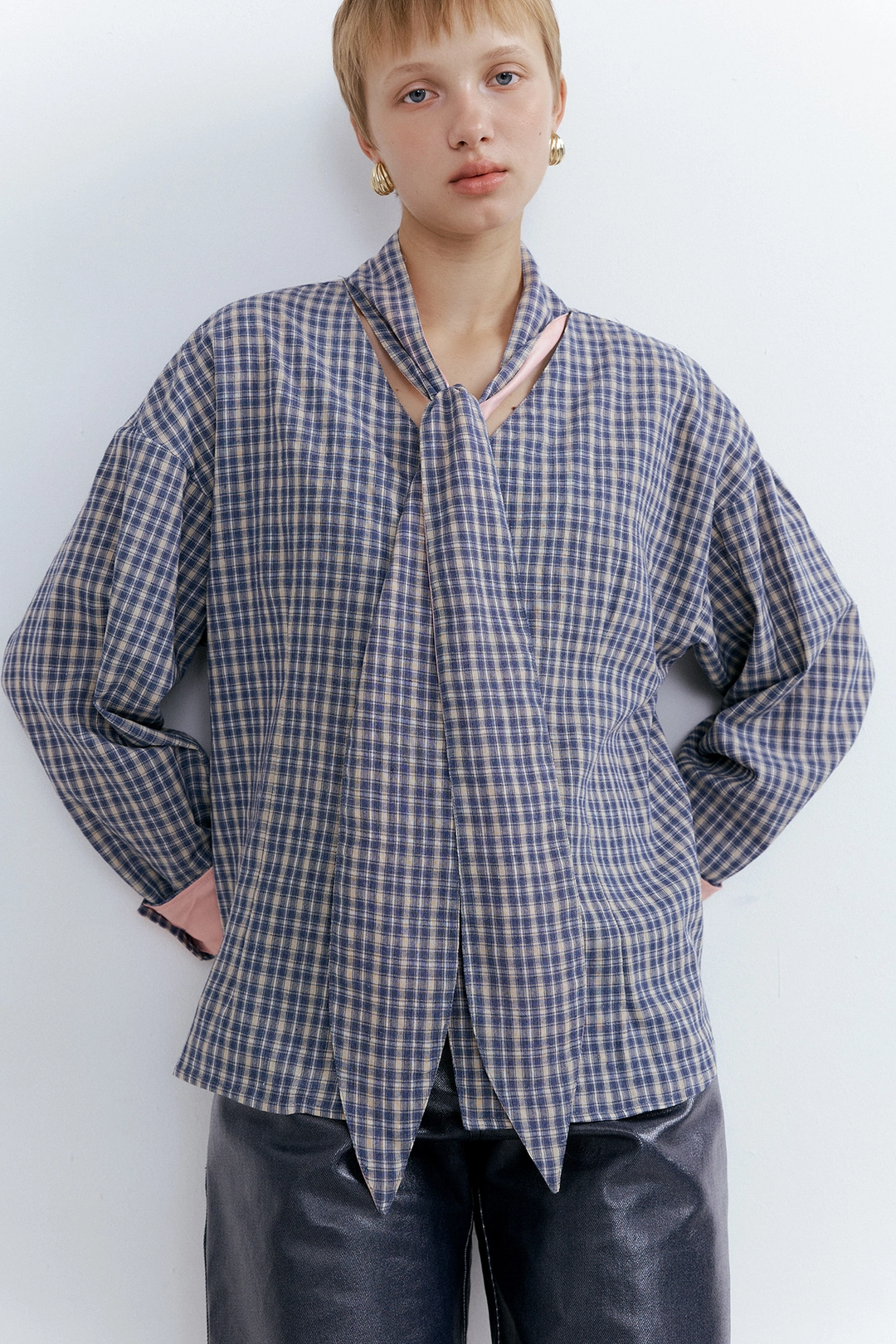 포지프레클즈 Heritage Check Tie Blouse_Faded Navy 상품 이미지 1