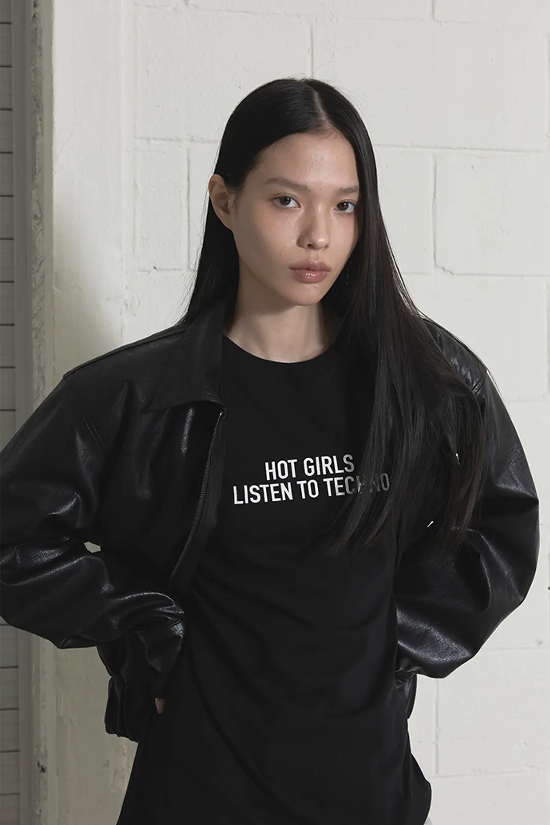 오데스 GRAPHIC BOX TEE - BLACK 상품 이미지 2