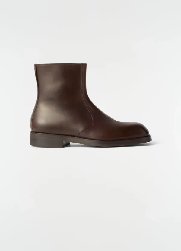 ZIPPED ANKLE BOOTS IN SHINY LEATHER