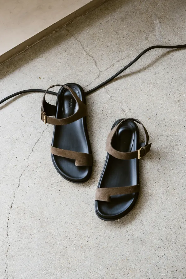 38262_Suede straps sandals