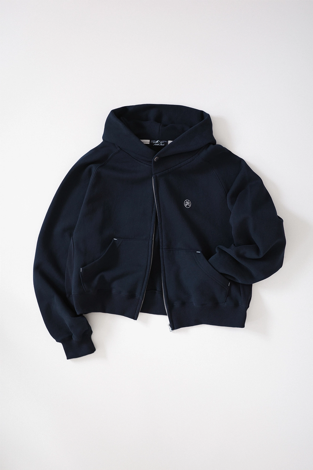 Essential Hoodie Zip-up