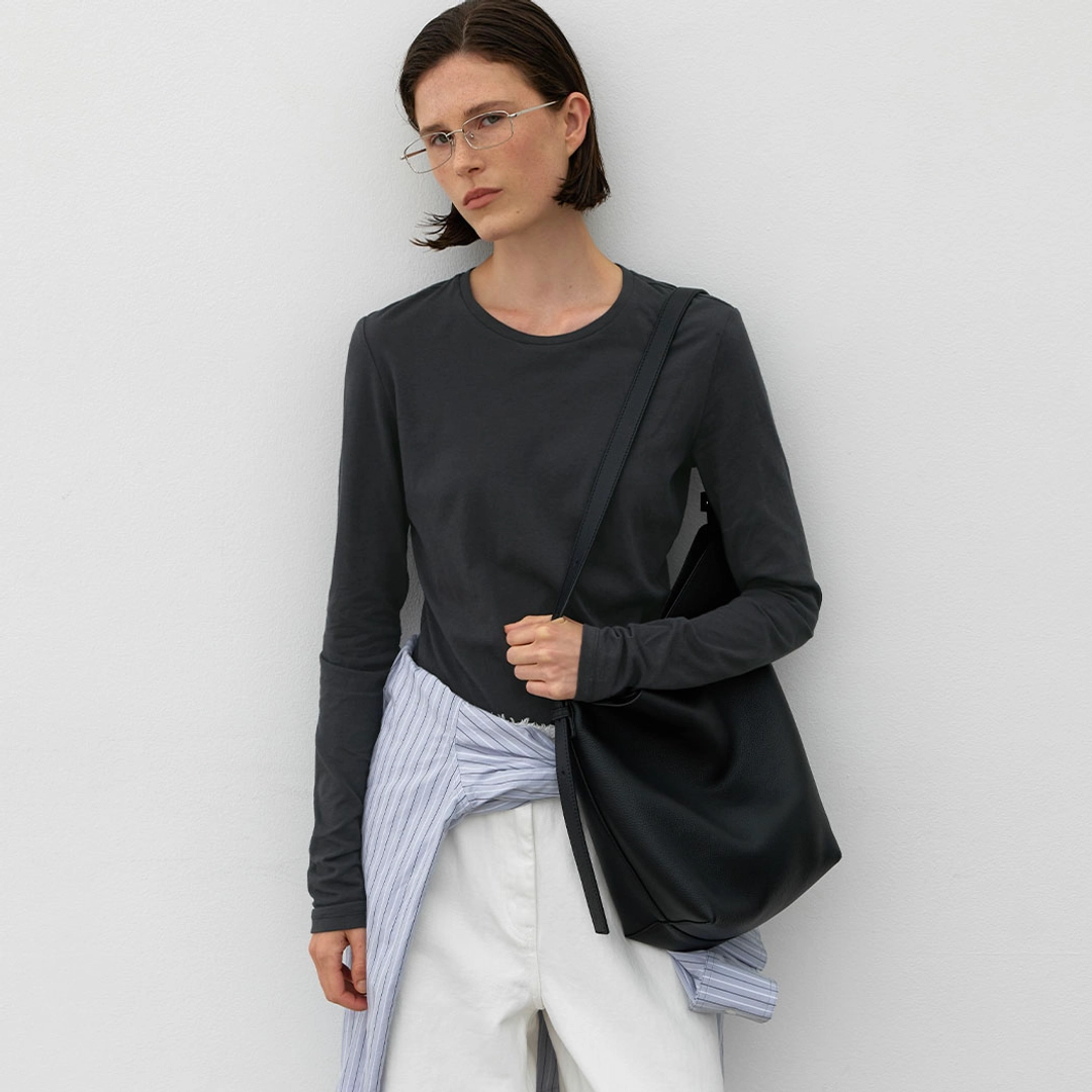 아뜰리에 나인 (T-7089)ESSENTIAL SHEER ROUND NECK SLIM TEE 상품 이미지 1