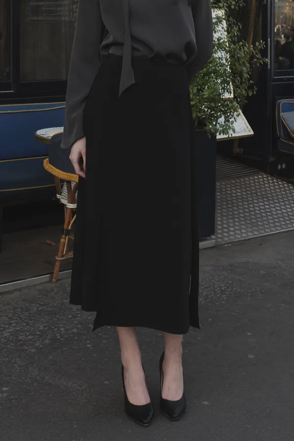 SIDE SLIT MIDI SKIRT