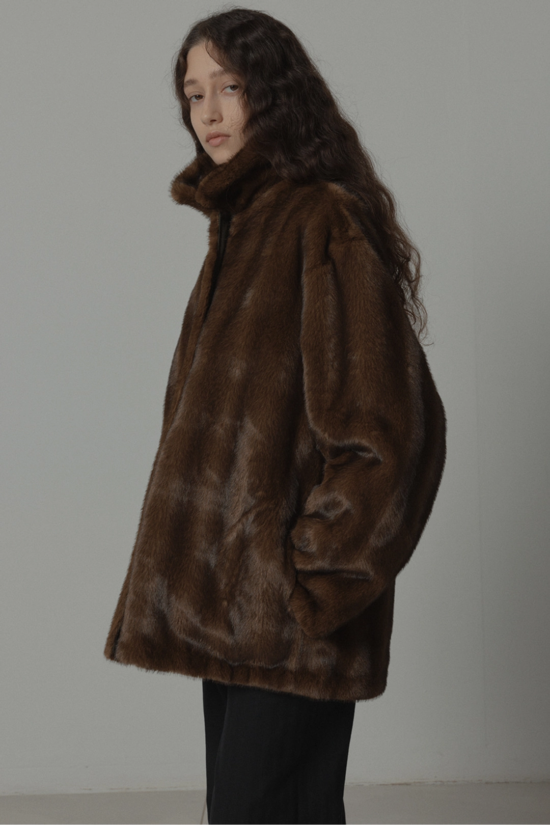 르917 REVERSIBLE FAUX FUR JACKET [KHAKI] 상품 이미지 2