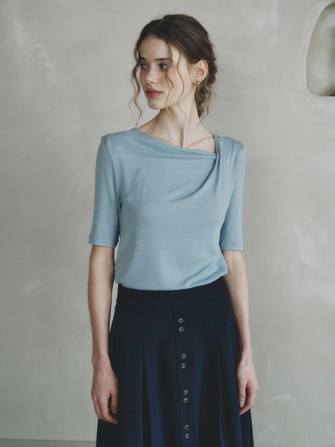 르니나 LOREN drape neck t-shirt_sky blue (6/2 예약배송) 상품 이미지 2
