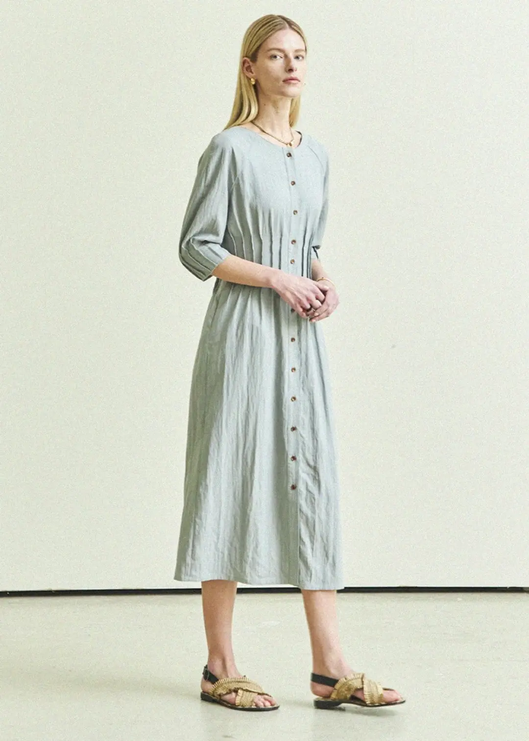 메종드이네스 WAIST & SLEEVE  PINTUCK DRESS_GRAY BLUE 상품 이미지 1