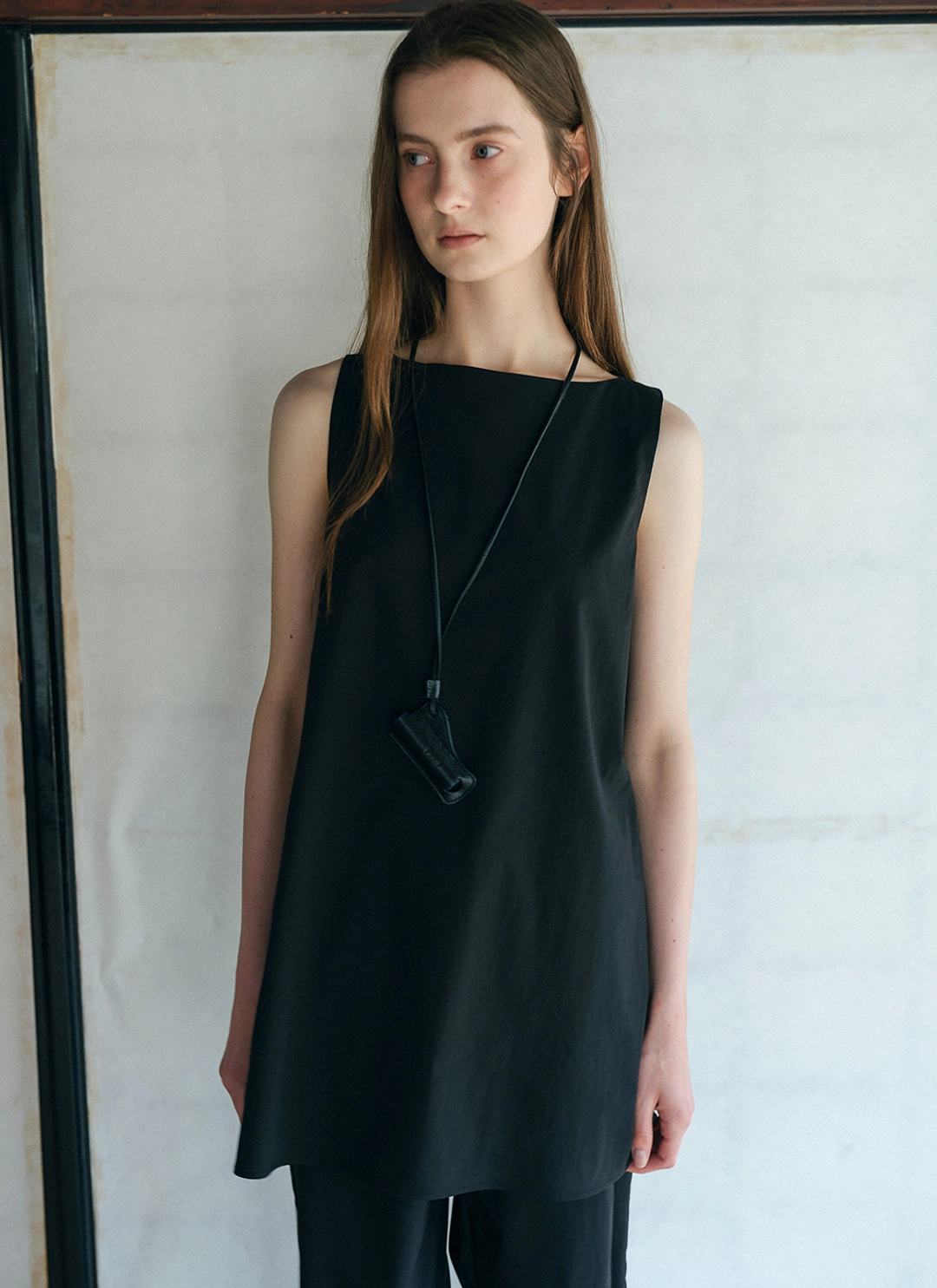 르닐 Muse Sleeveless (Black) 상품 이미지 2