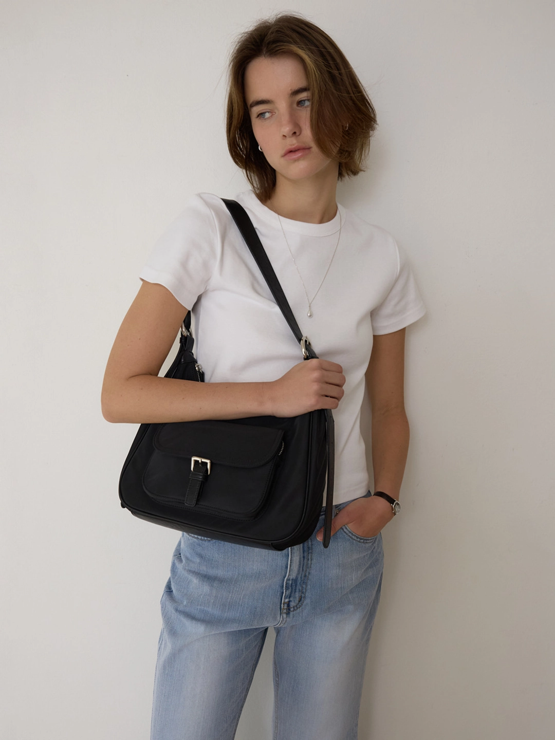 어몽 A NYLON BUCKLED POCKET SHOULDER BAG_BLACK 상품 이미지 3