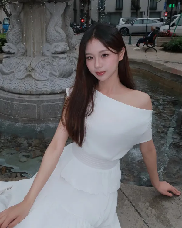 @2ouii.__ Drape lace blouse (Ivory)