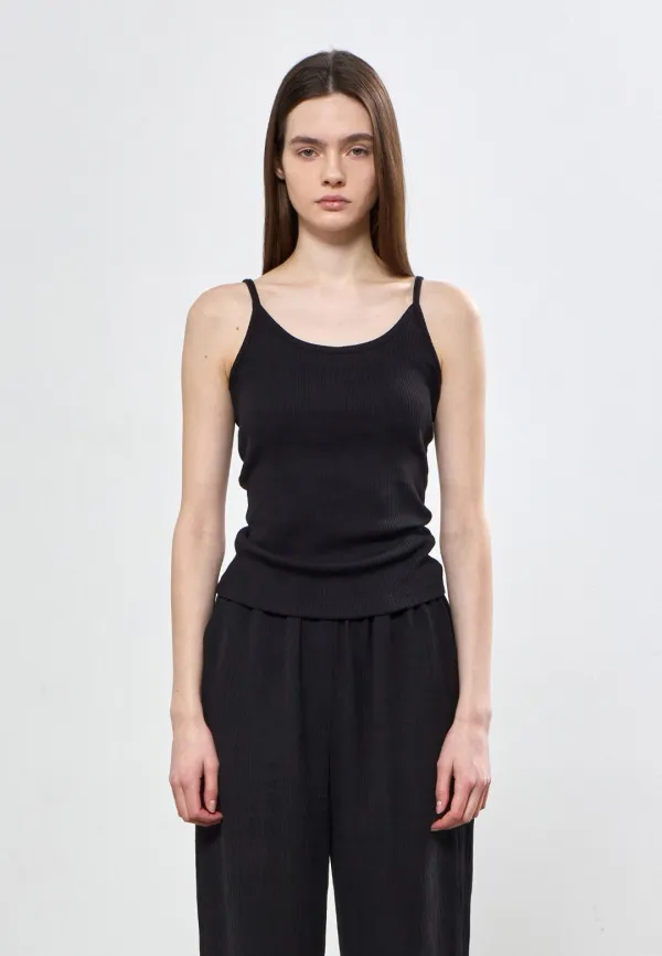 SLIM STRETCH SLEEVELESS TOP - BLACK