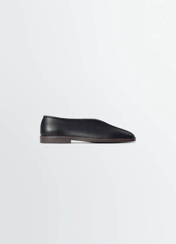 FLAT PIPED SLIPPERS IN LEATHER