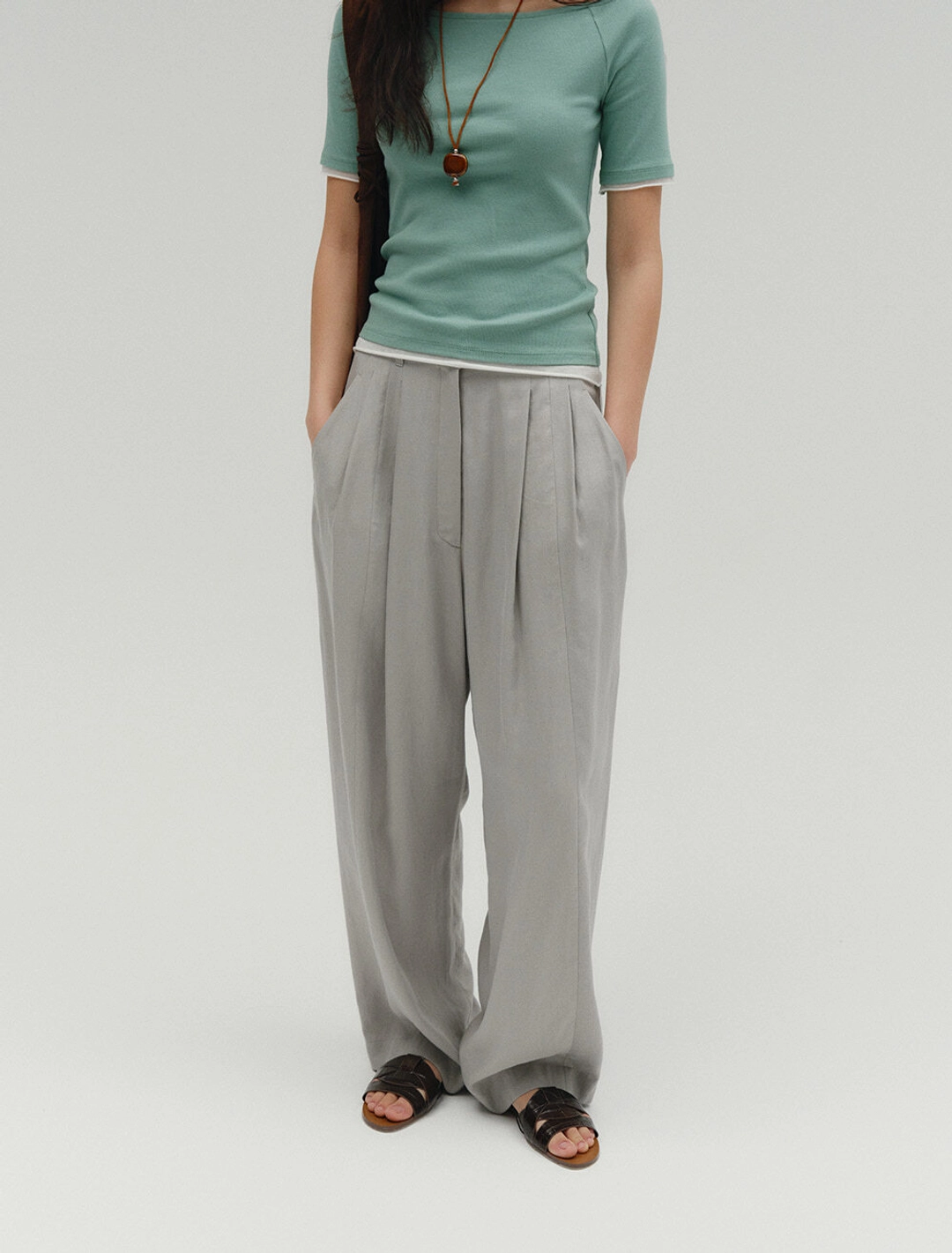 솔티페블 LINEN WIDE TWO-TUCK PANTS [GREY] 상품 이미지 2
