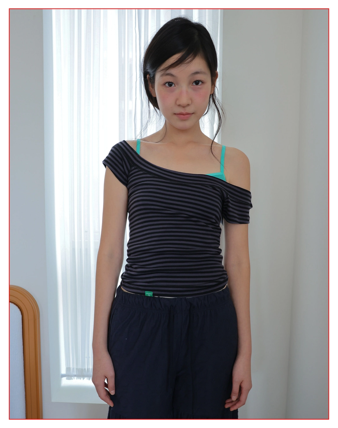 노컨텐츠 350. U-Neck Petit T _ Black 상품 이미지 1