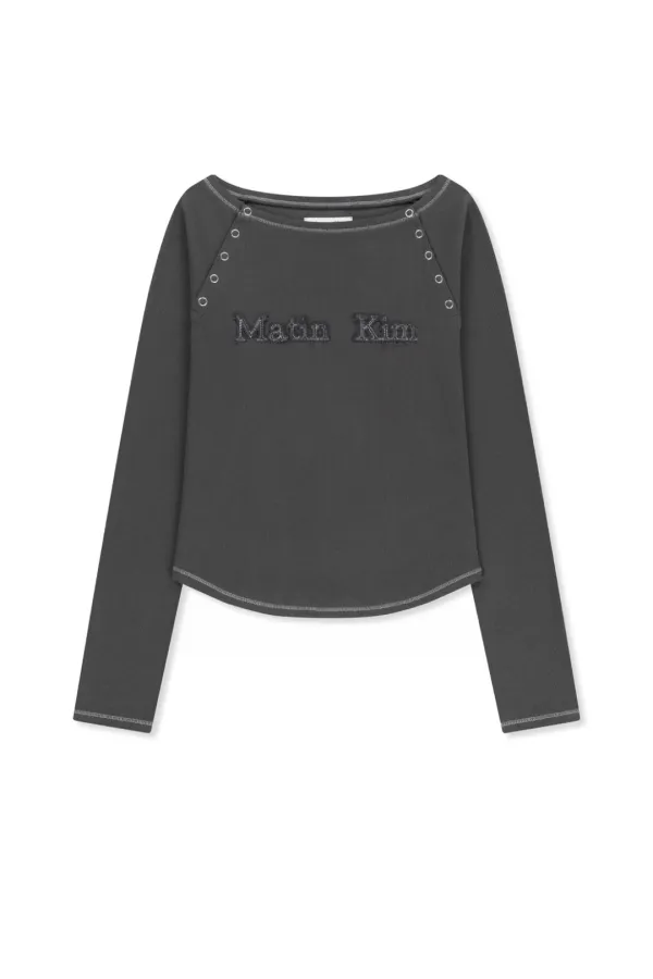 LOGO APPLIQUE BUTTON DETAIL RAGLAN TOP IN CHARCOAL