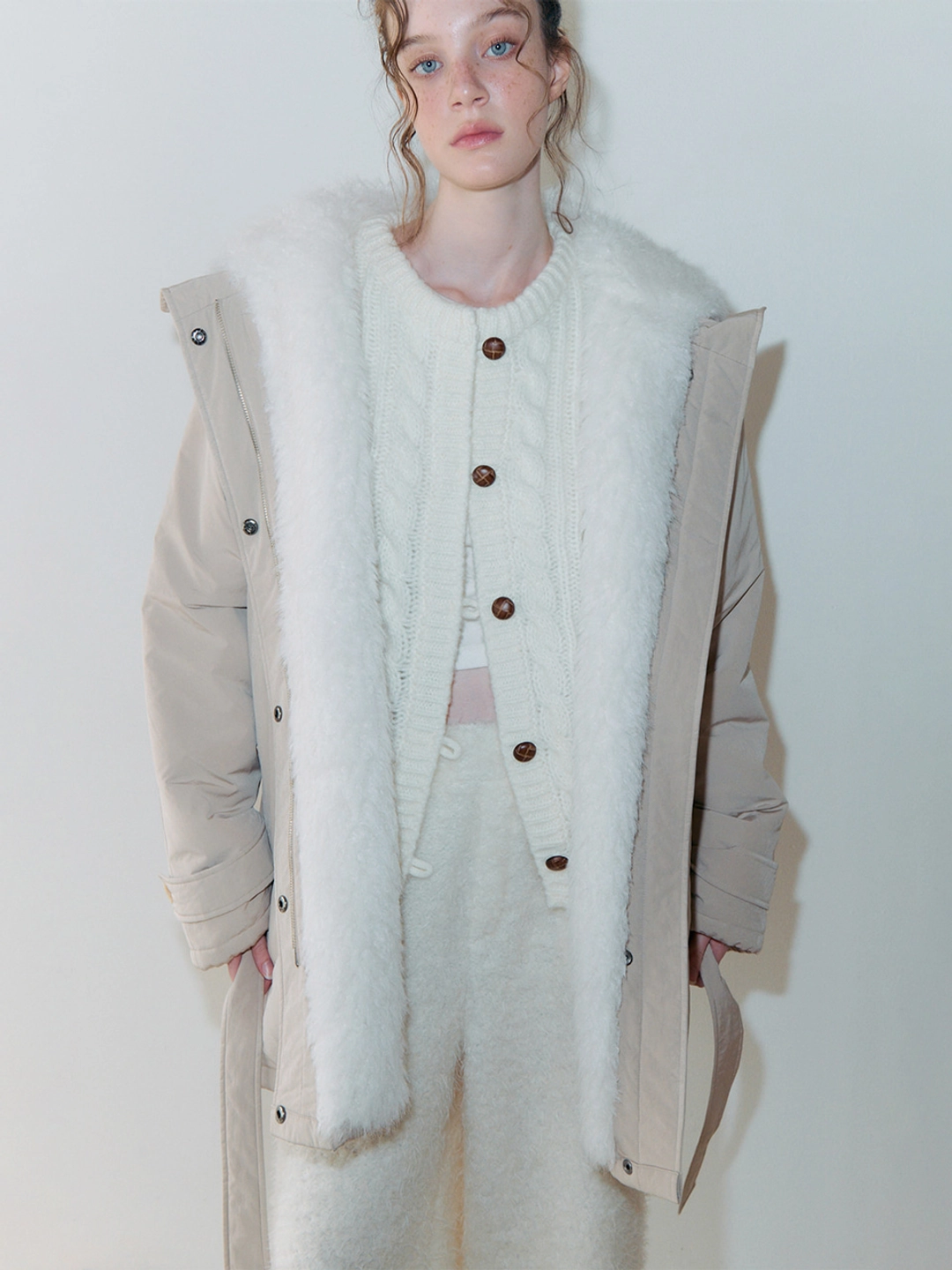 에트몽 Belt Fur Padded Coat, Light Beige 상품 이미지 2