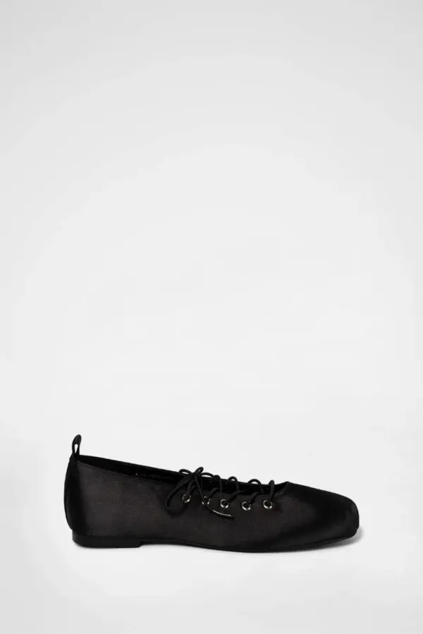 DOLPHIN LACE UP FLATS / BLACK