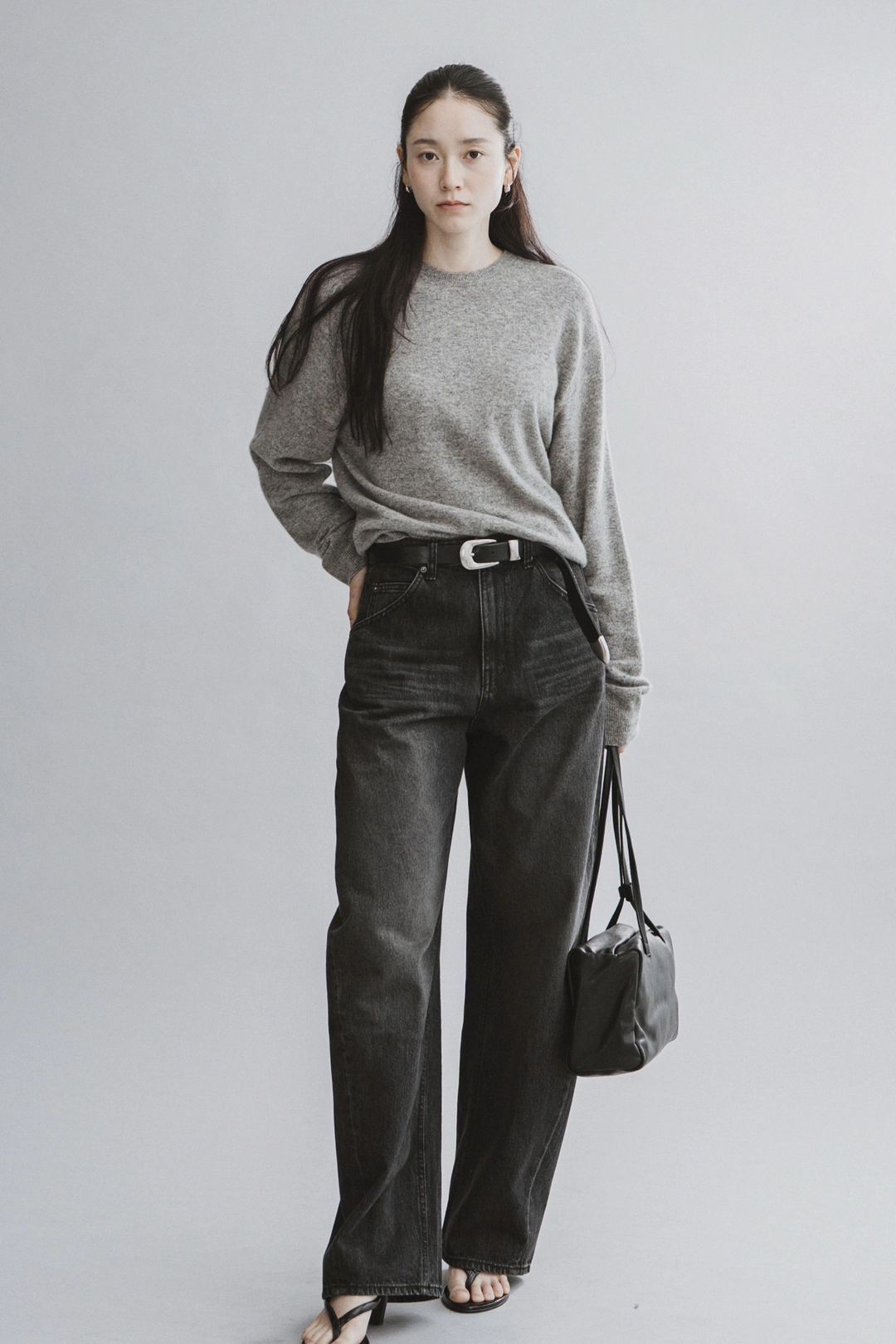 스앨더 33943_Washed Black Curved-leg Jeans [DYSEDEND] 상품 이미지 2