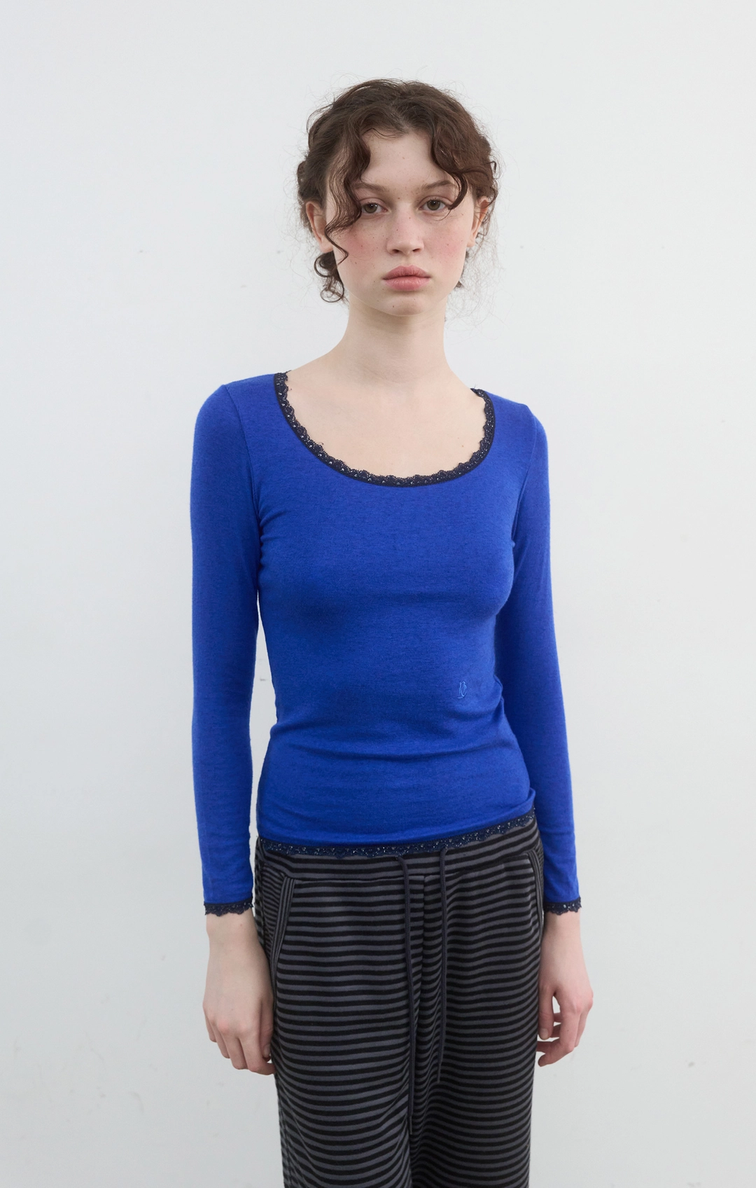노컨텐츠 400. Lace Trim T_Blue 상품 이미지 2