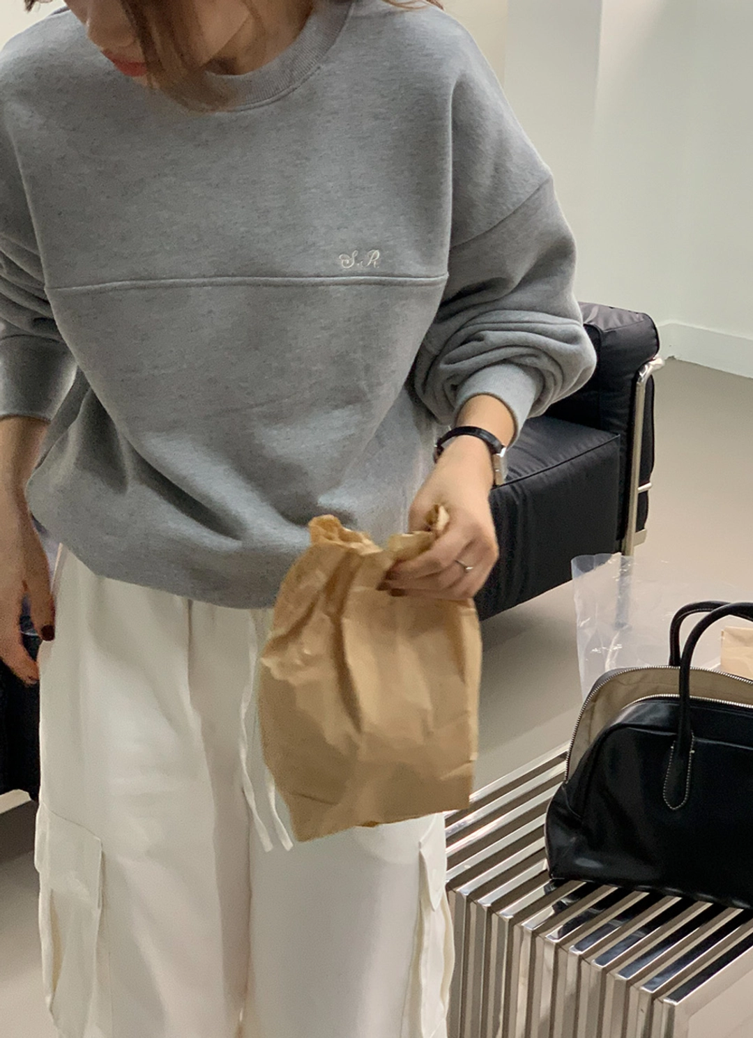 쏘이르 LINE SWEATSHIRT - GRAY 상품 이미지 3